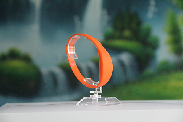 什么造成织唛腕带RFID系统？？？？？？