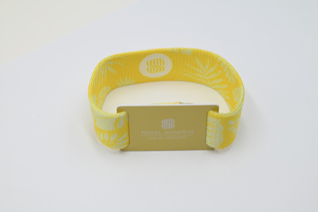 凸码的巨细可以是烫金或烫银，，，注重凸码不可笔直排列