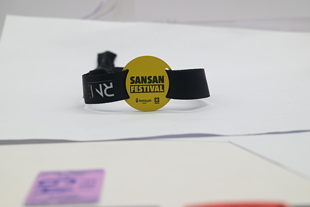 制作异形卡的价钱为什么比通俗卡贵呢？？？？